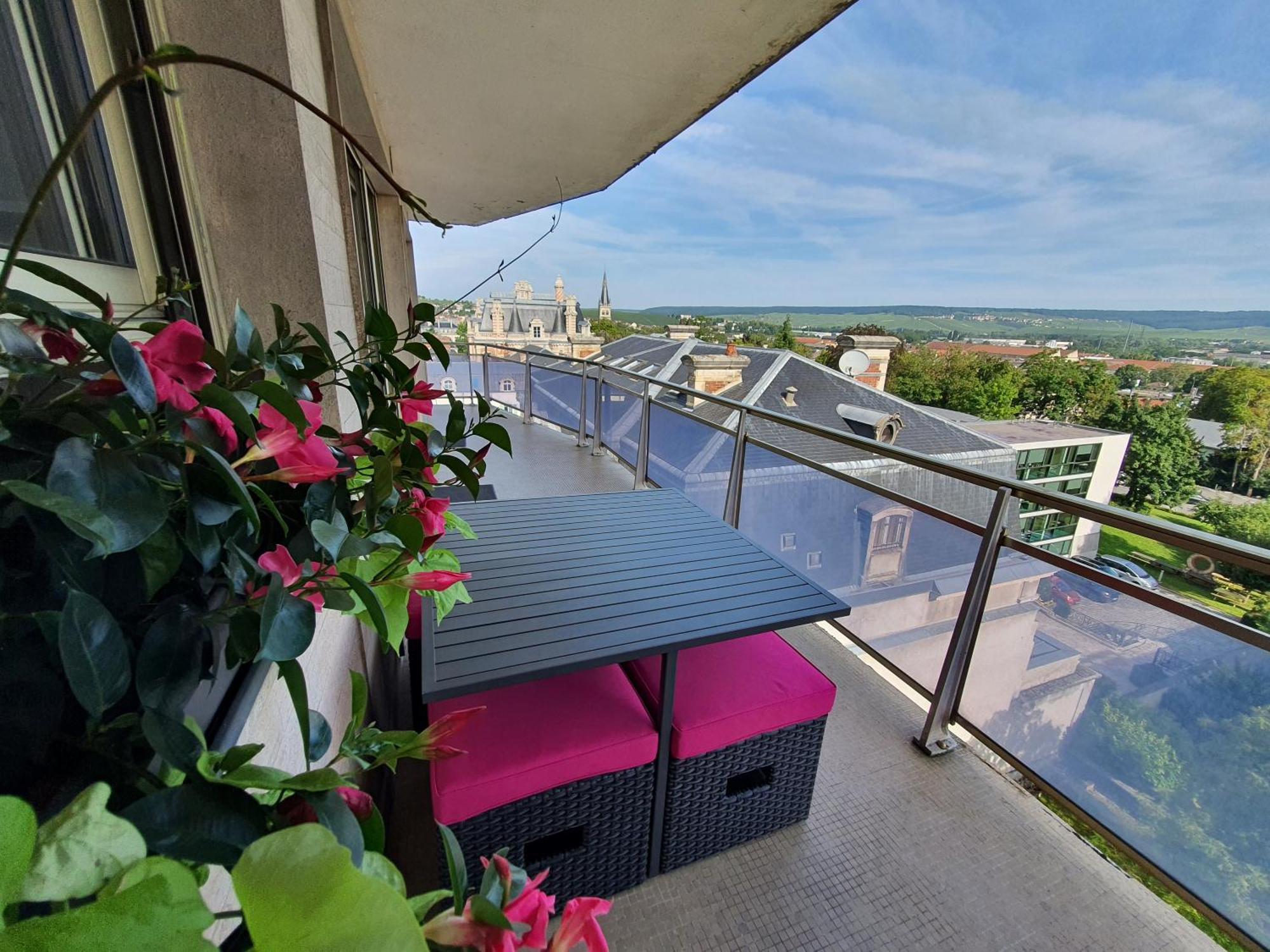 Appartamento L'épopée Panoramique - 4* - Avenue de Champagne - Épernay Esterno foto